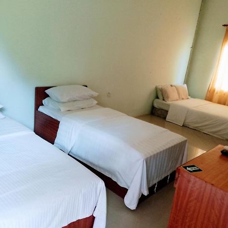 Daisyinn Budget Hotel Kuala Terengganu カンポン・ゴン・バダック エクステリア 写真