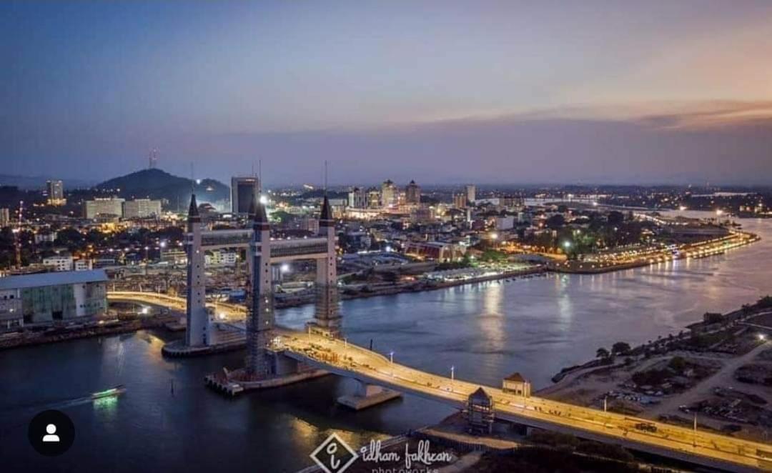 Daisyinn Budget Hotel Kuala Terengganu カンポン・ゴン・バダック エクステリア 写真