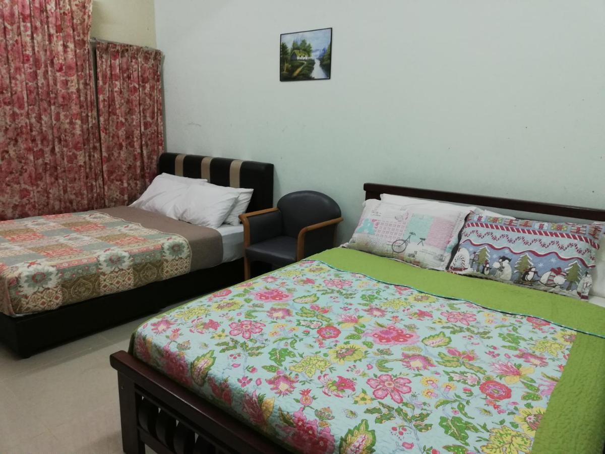 Daisyinn Budget Hotel Kuala Terengganu カンポン・ゴン・バダック エクステリア 写真