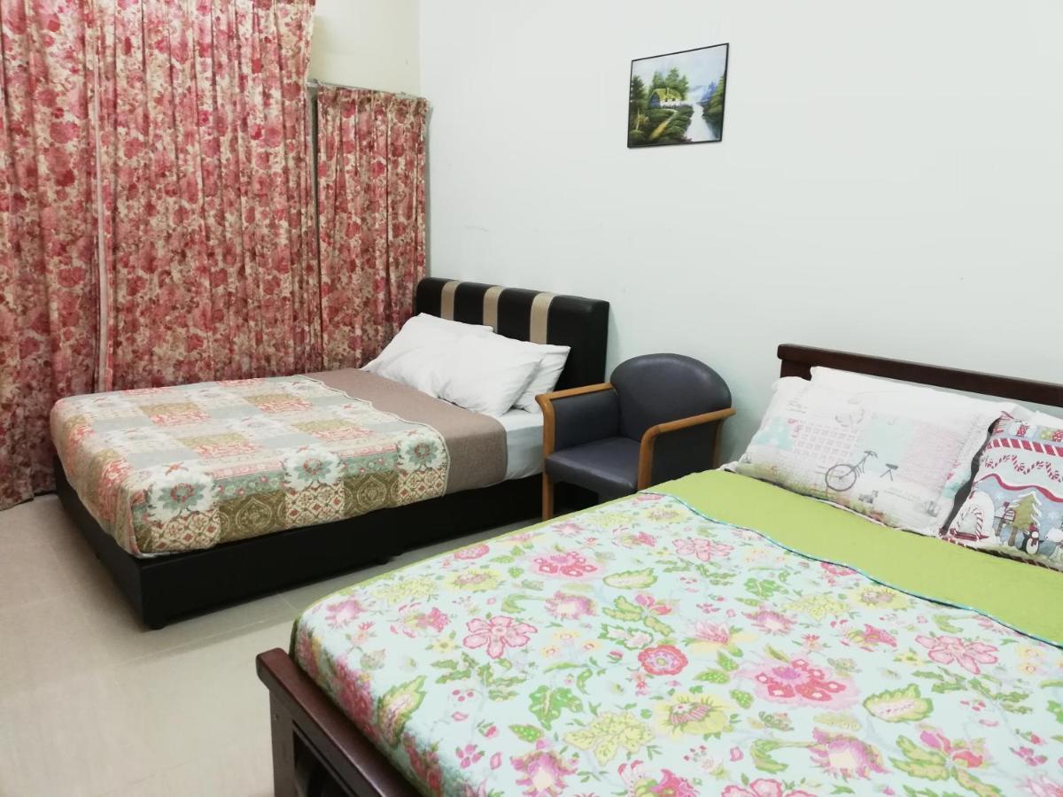 Daisyinn Budget Hotel Kuala Terengganu カンポン・ゴン・バダック エクステリア 写真