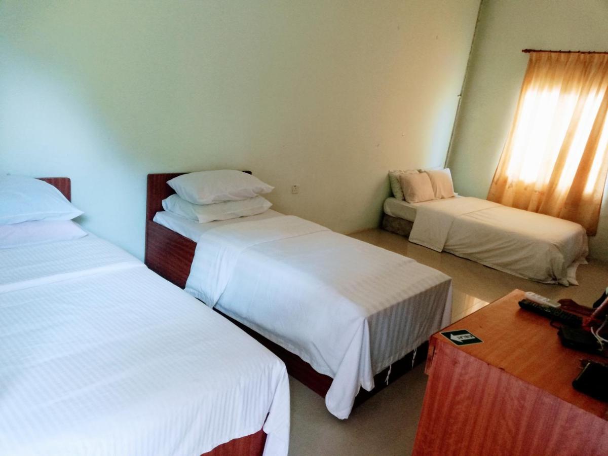 Daisyinn Budget Hotel Kuala Terengganu カンポン・ゴン・バダック エクステリア 写真