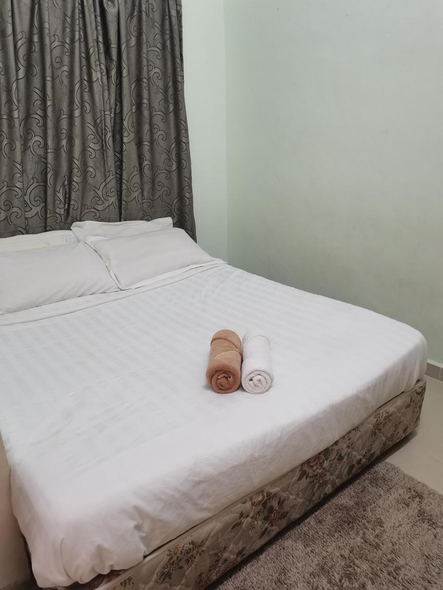 Daisyinn Budget Hotel Kuala Terengganu カンポン・ゴン・バダック エクステリア 写真